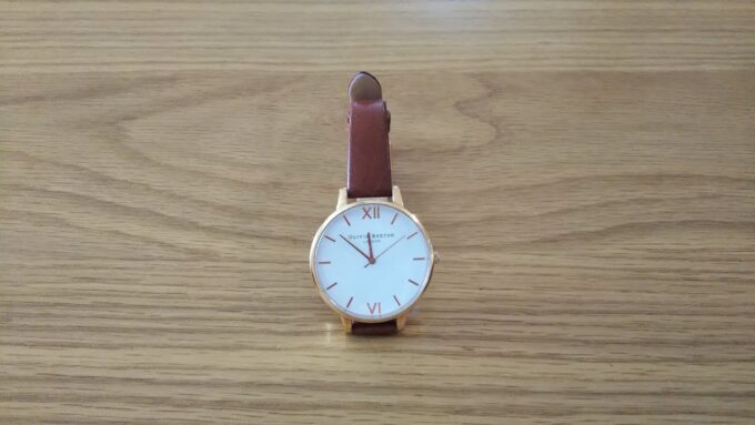 置き時計になったオリビアバートンの腕時計 | しんぷる子ブログ simpleko.com